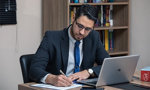 Family settlement versus litigation legal comparison in Pakistan